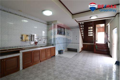 Bangkok Noi Condo single house for sale for rent secondhand